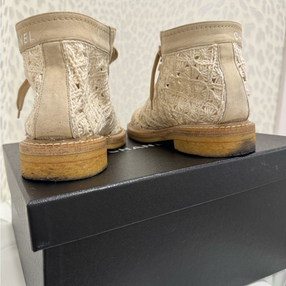 CHANEL - Picture 4 of 6